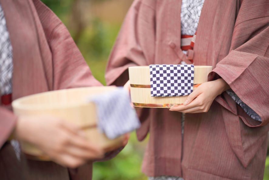 入湯税とは?概要や勘定科目と正しい仕訳方法について解説