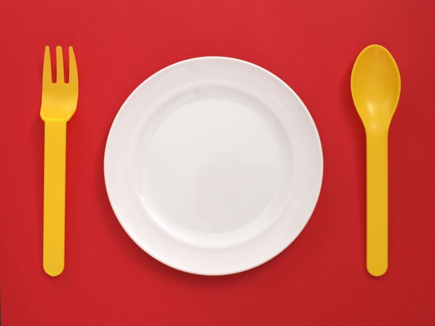 出張中の食事代は経費?出張経費・手当の意味と経費処理のポイント