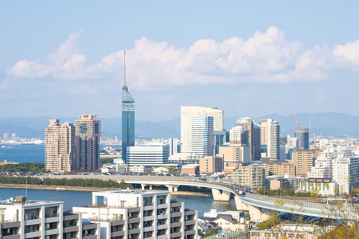 福岡へはコレ!旅行会社のツアーよりもお得な出張手配の方法とは