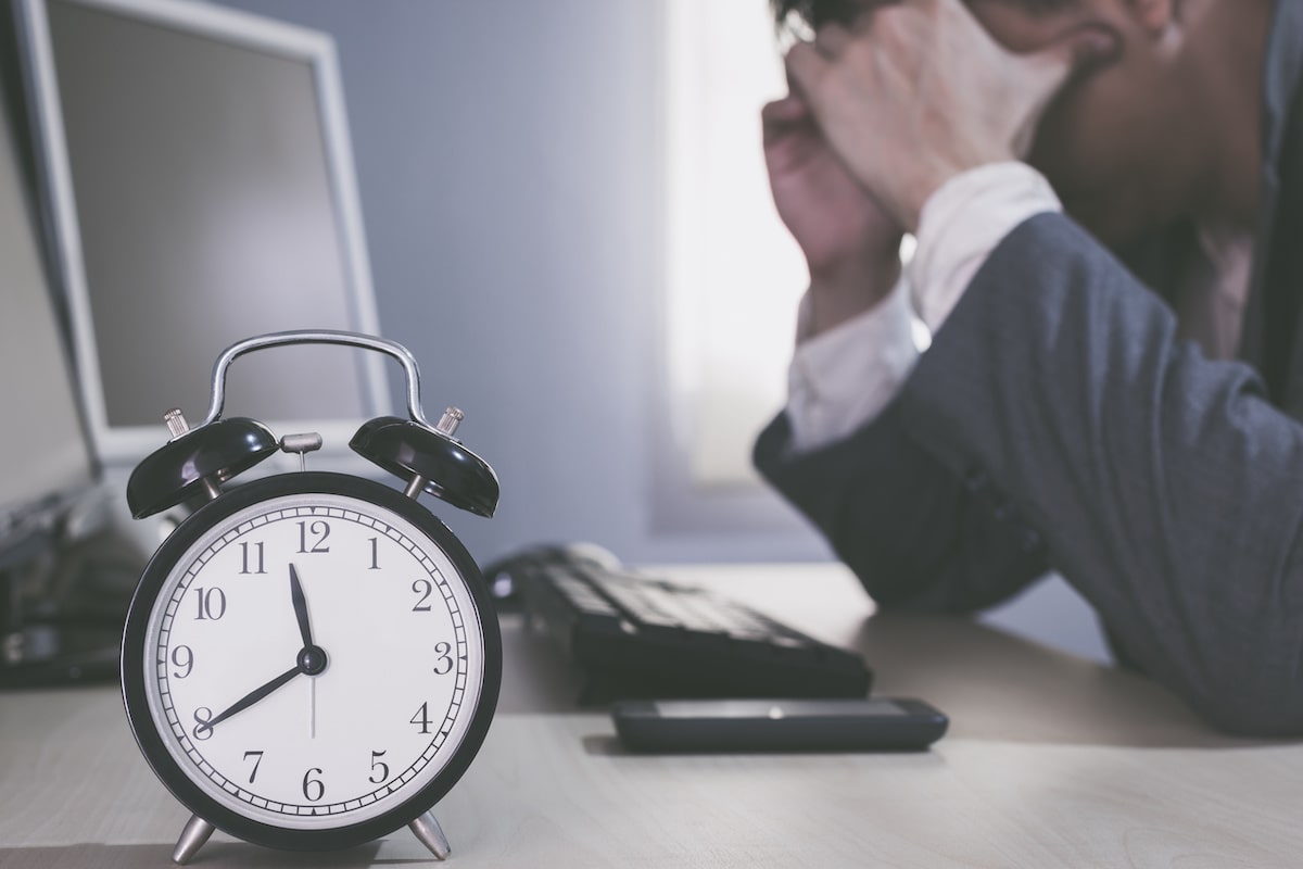 早出や残業手当はつく?労働時間が長い出張と時間外手当の関係