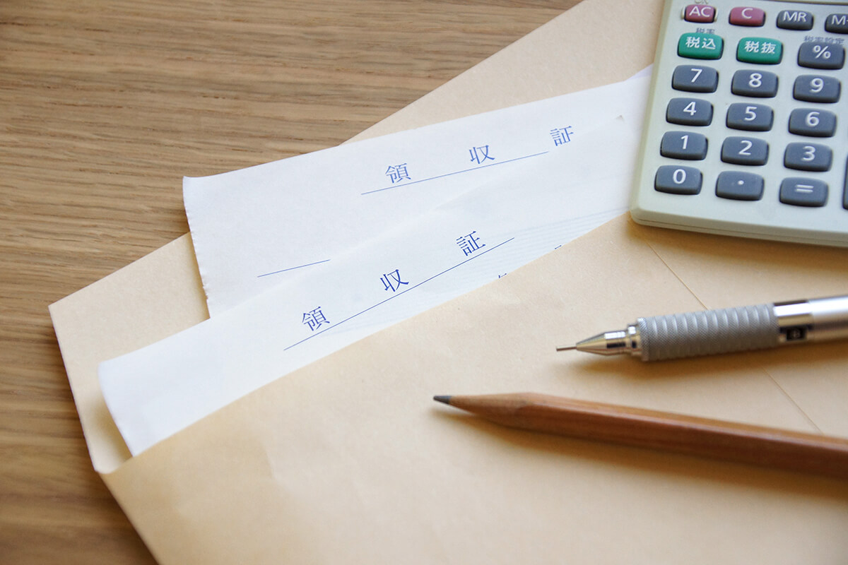 出張時は会社名それとも個人名?領収書の宛名の書き方を伝授
